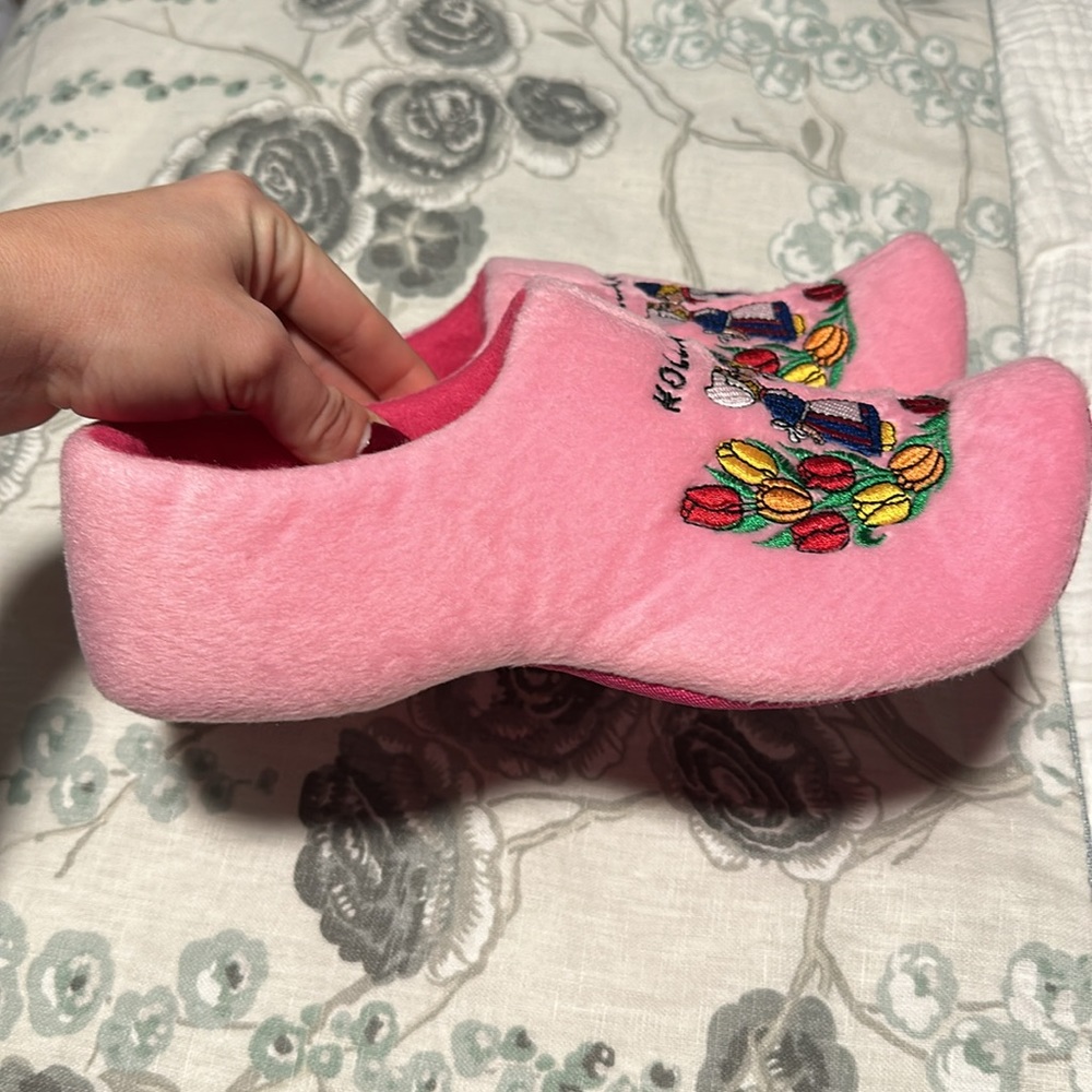 Slippers - Picture 4 of 4
